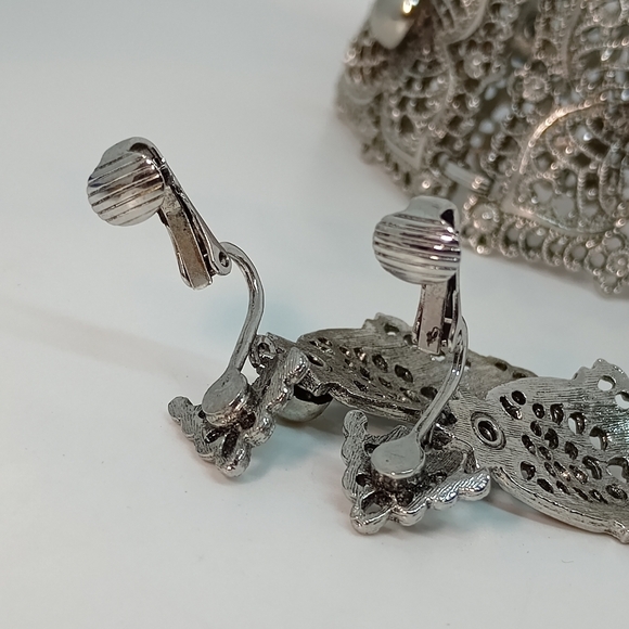 * Vintage Celebrity Silver Tone Panel Bracelet & Clip On Earrings Set - Picture 4 of 7